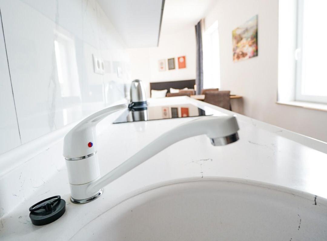 Hotel Zur Alten Stadtkellerei Leipzig Eksteriør bilde A single control tap