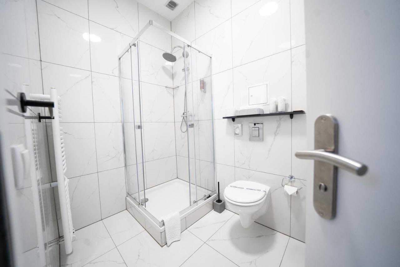 Hotel Zur Alten Stadtkellerei Leipzig Eksteriør bilde A shower cubicle