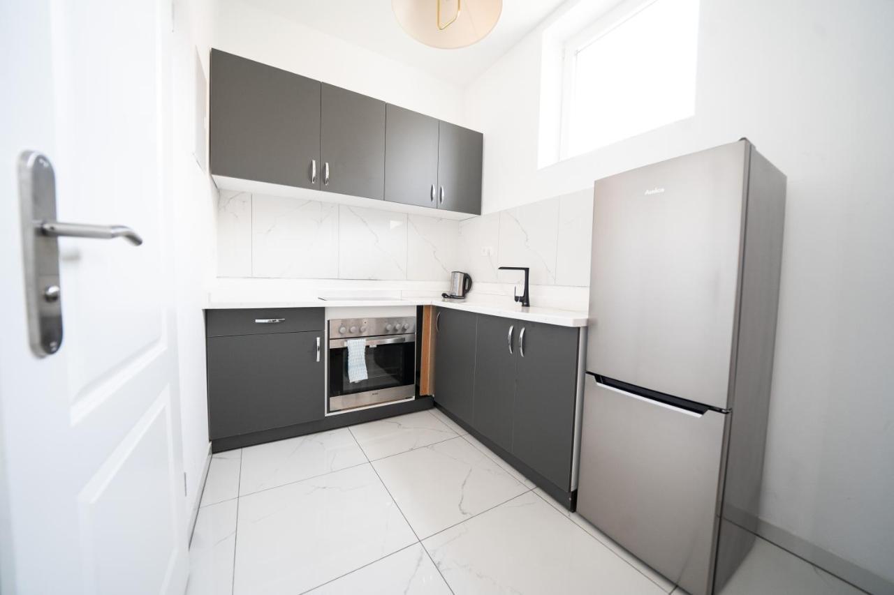 Hotel Zur Alten Stadtkellerei Leipzig Eksteriør bilde A modern kitchen