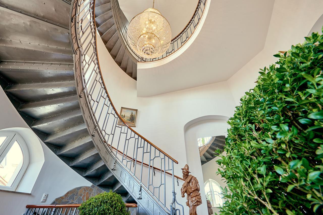 Hotel Zur Alten Stadtkellerei Leipzig Eksteriør bilde The staircase