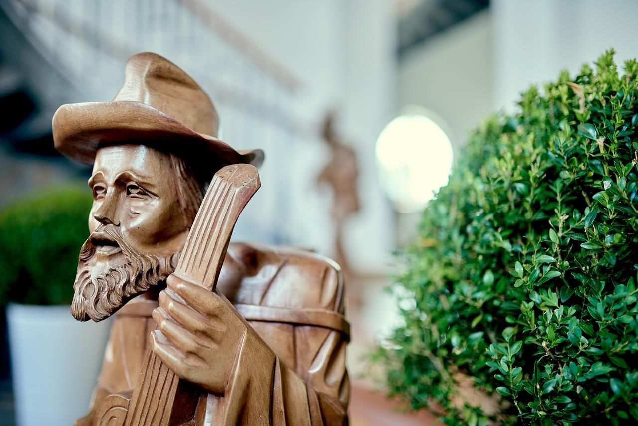 Hotel Zur Alten Stadtkellerei Leipzig Eksteriør bilde Statue of Saint Isidorus the Farmer